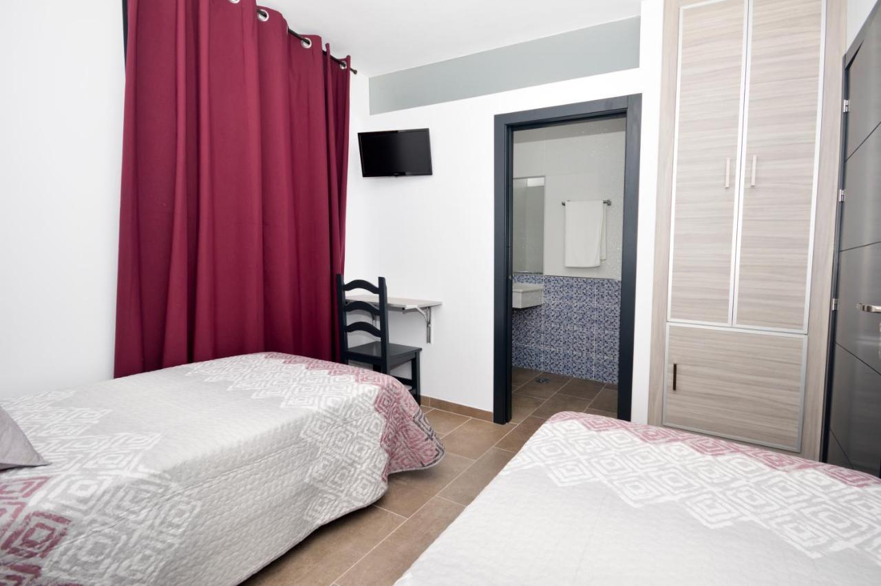 Hostal Maria Jose Conil De La Frontera Extérieur photo