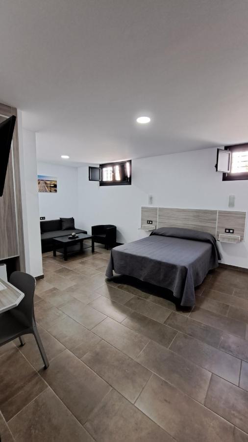 Hostal Maria Jose Conil De La Frontera Extérieur photo