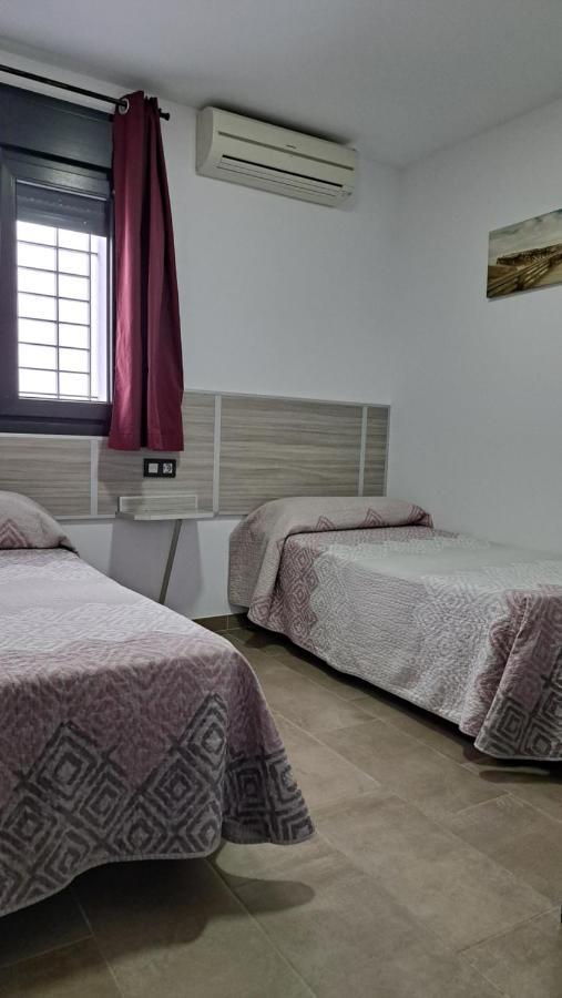 Hostal Maria Jose Conil De La Frontera Extérieur photo