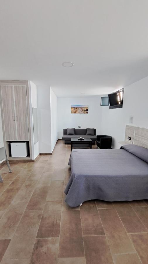 Hostal Maria Jose Conil De La Frontera Extérieur photo