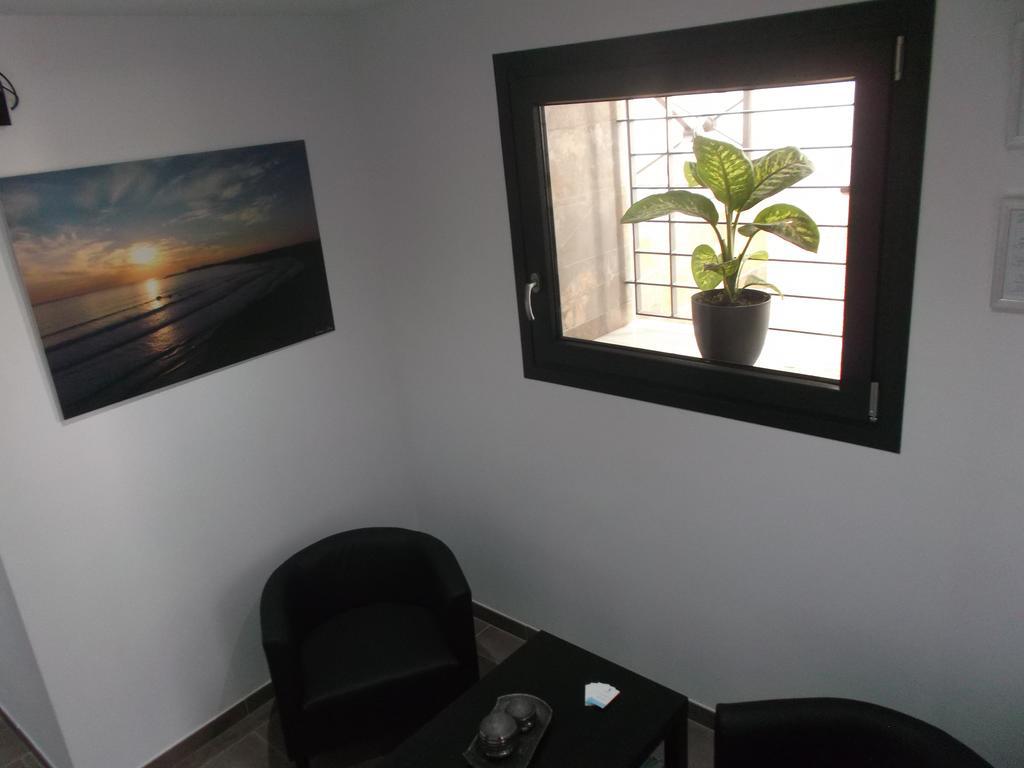 Hostal Maria Jose Conil De La Frontera Extérieur photo
